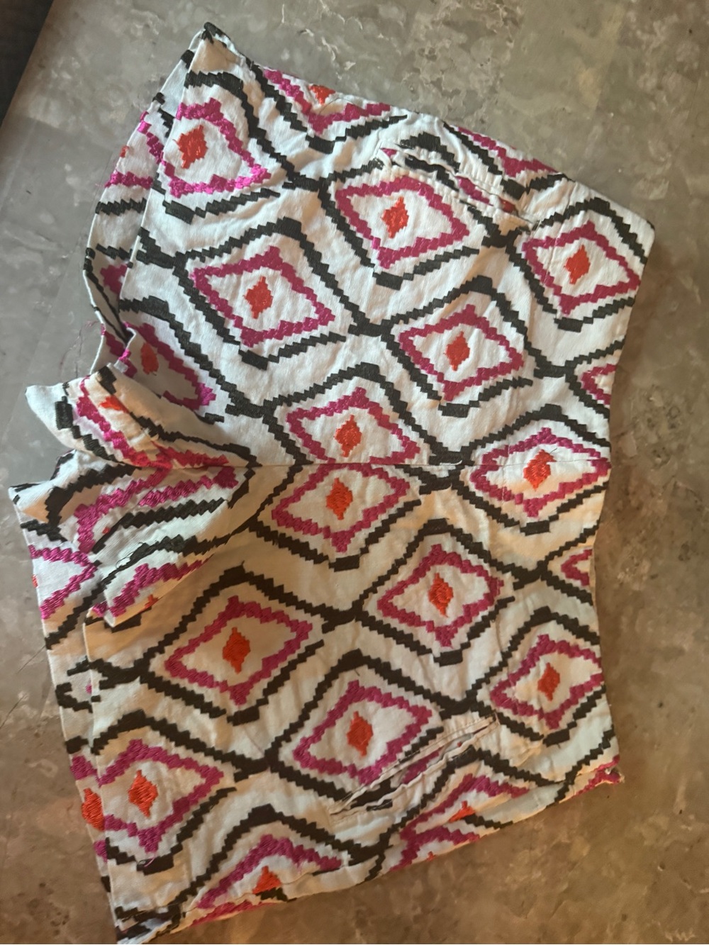 Ann Taylor White Mini Shorts with Pink, Orange & Black Geometric Print